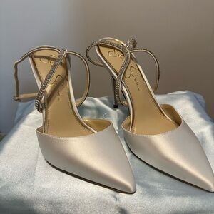 Jessica Simpson Women's Weyemia Pointed Toe Pump